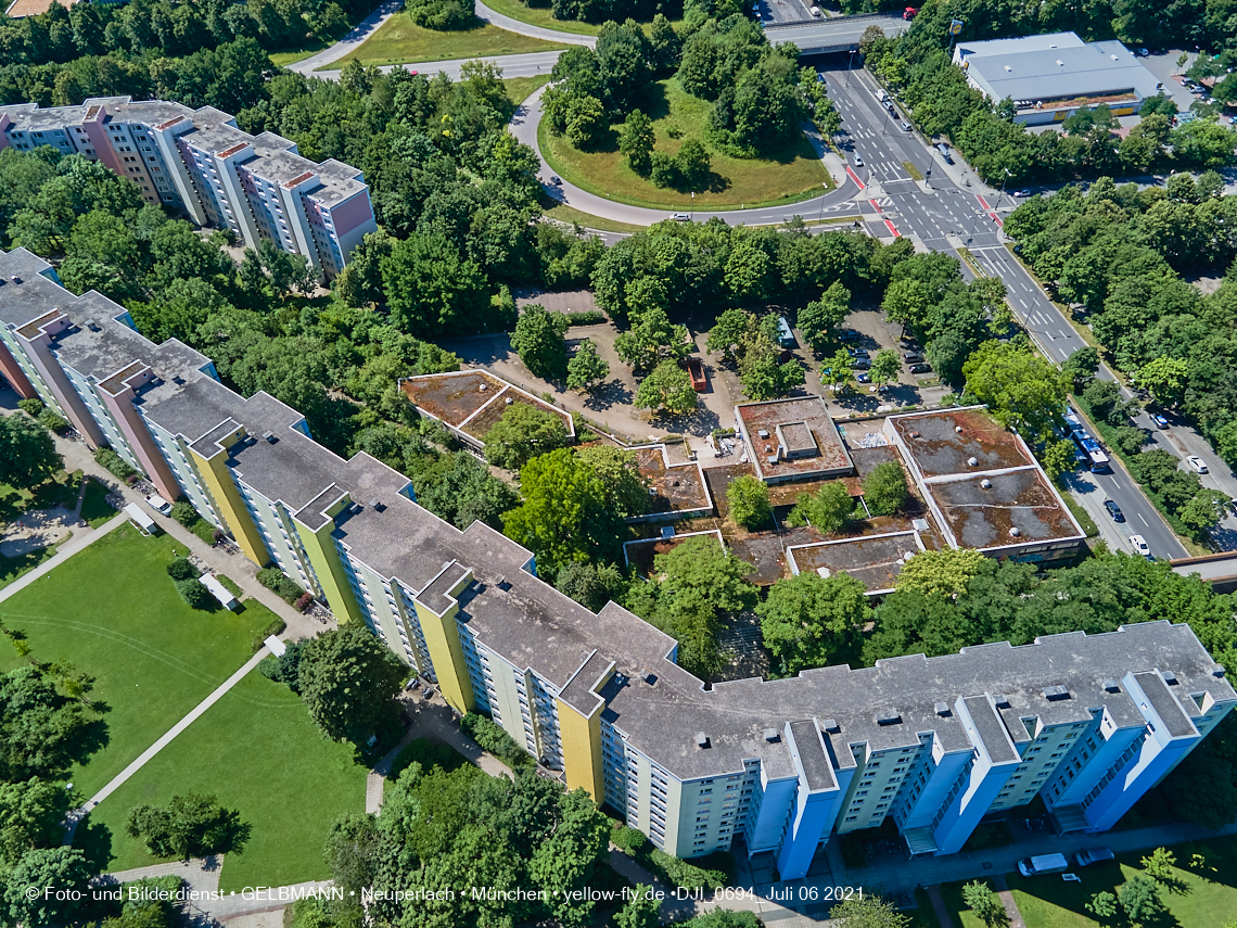 06.07.2021 - Einkaufs- und Wohnzentrum Quiddestraße in Neuperlach